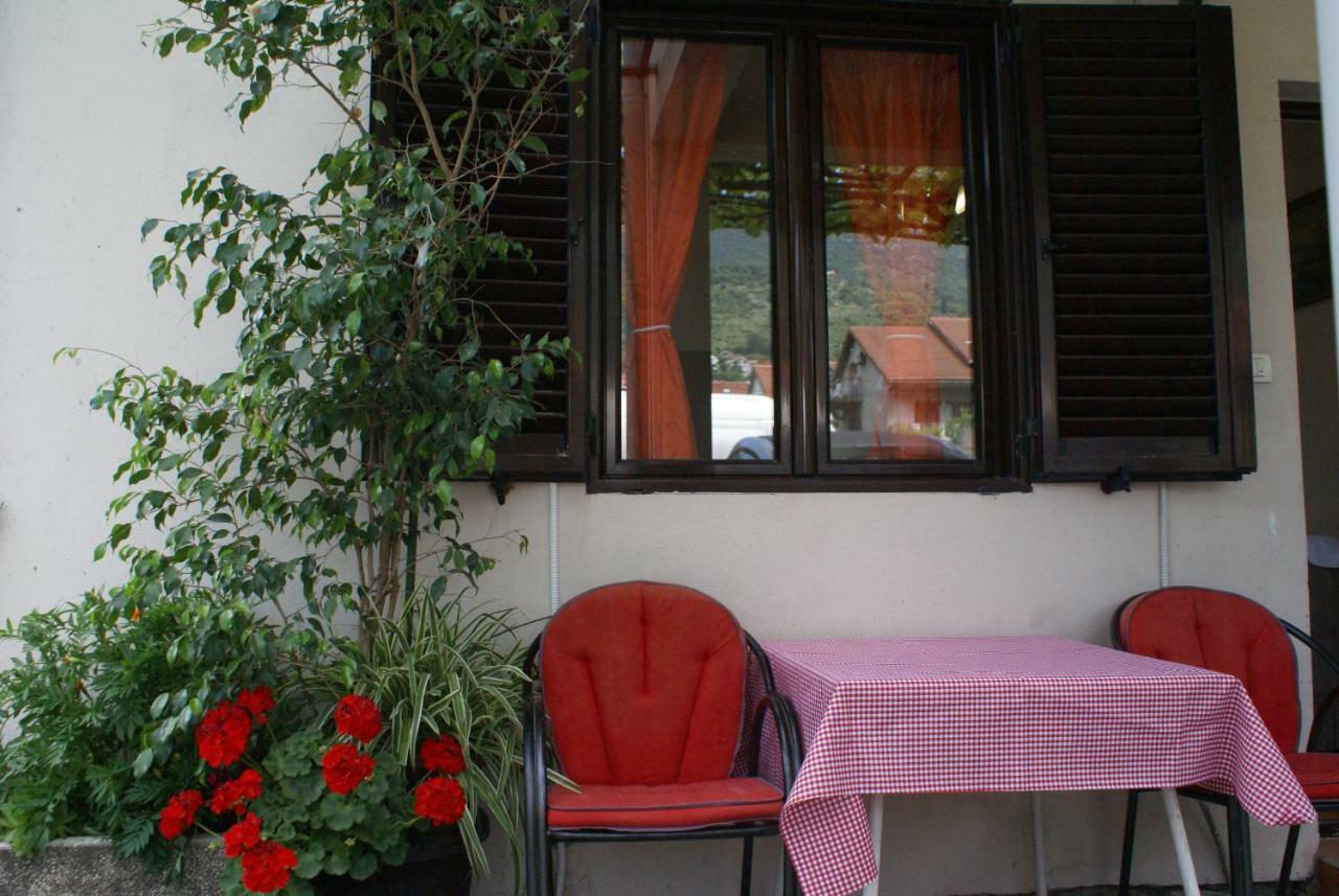 Apartments Mira Tivat Exterior foto